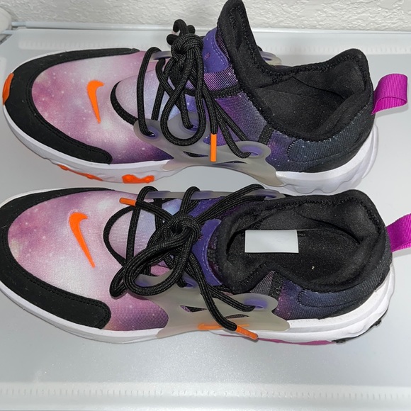 Nike React - Picture 1 of 3